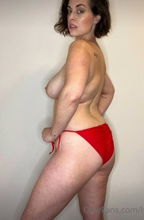 lipstickandlinernotes porn actress photo