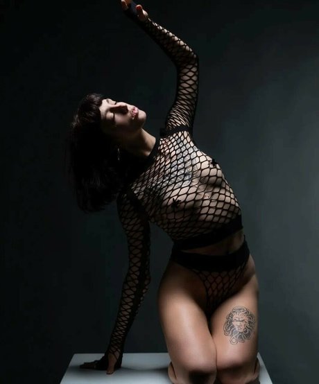 ssugarshock porn model photo