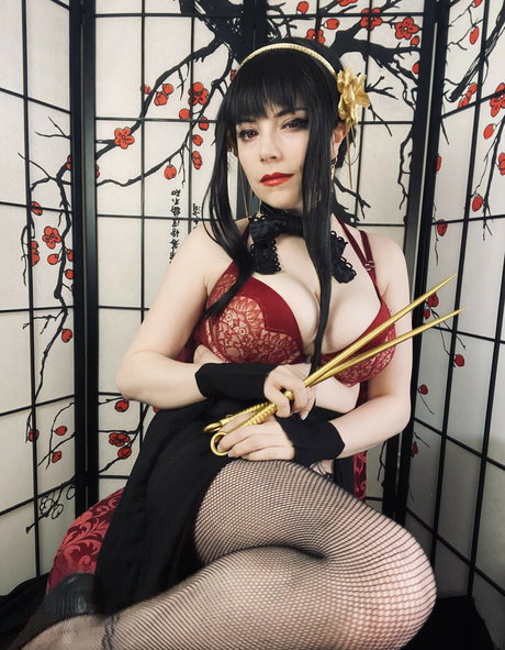 Dera Megurine sex model pictures