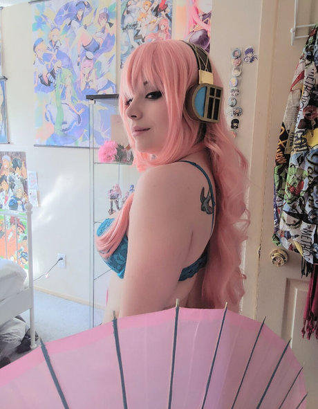 Dera Megurine xxx actress gallery