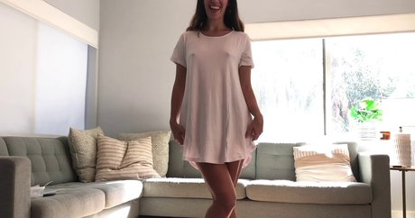 Miss Bell ASMR star top pictures