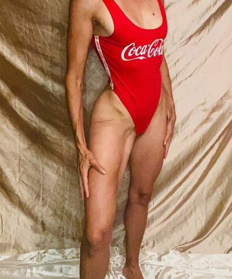 aska69 adult actress photo