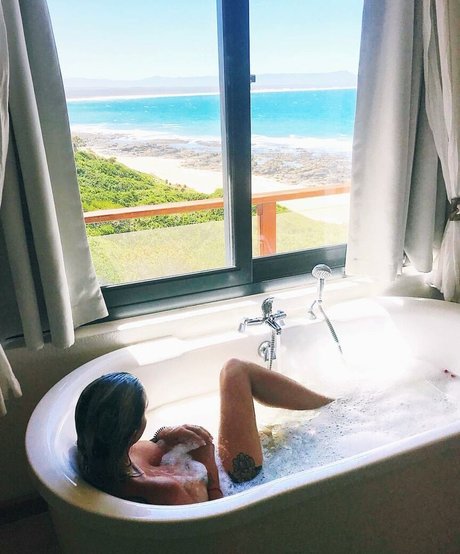 Daria Perel nude model img