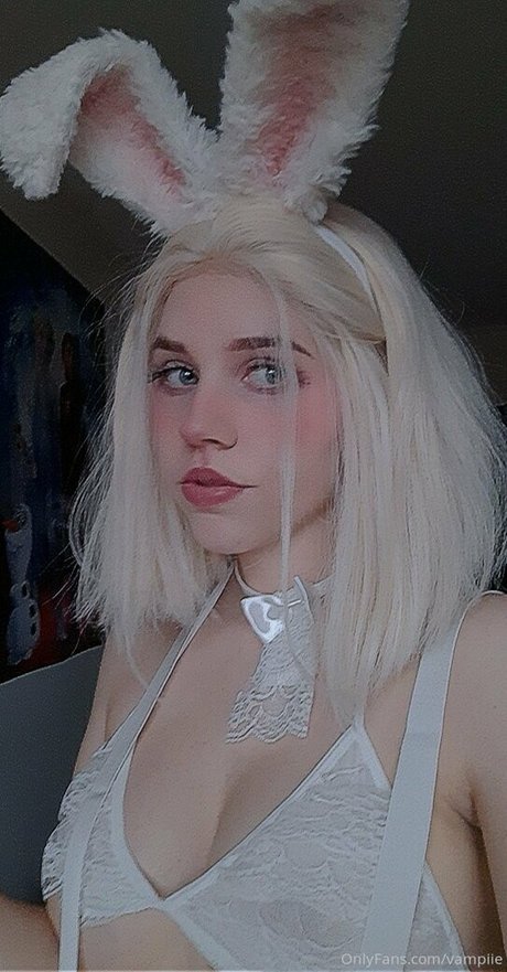 vampiie model nudes picture