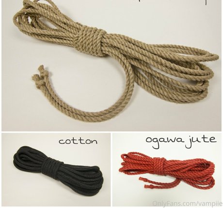 vampiie star nude pics