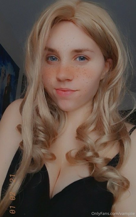 vampiie pretty pornstar pictures