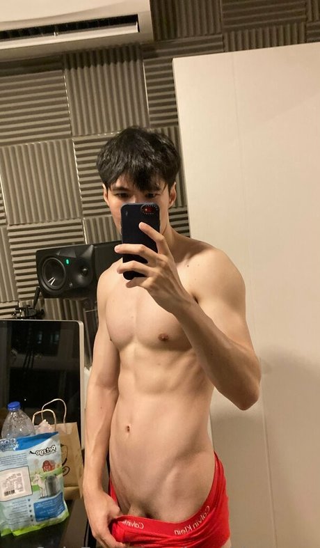 bombiemann naked pornstar pic