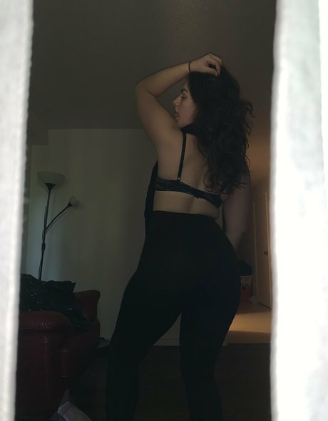 moneybabyvinny model top picture