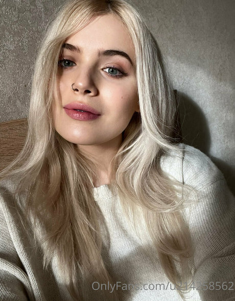 thedakotaa art star picture