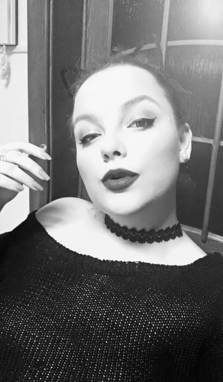 moniiquefox star hd pictures