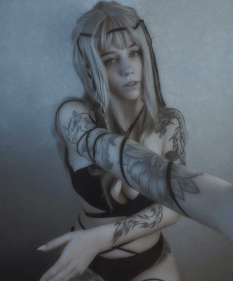 Dolchstosss star pornographic pictures