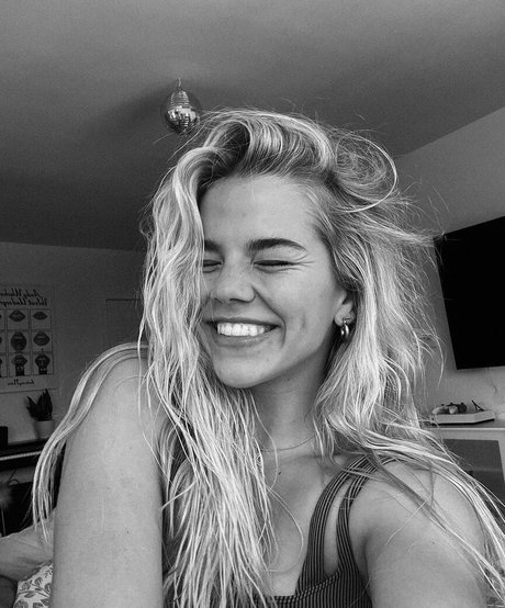 Becca Means star pornographic images