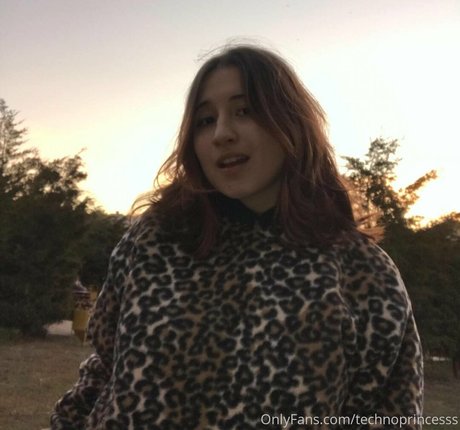 fingering squirt onlyfans xxx pic