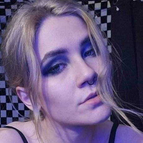 adalindgrayfree model sex photo