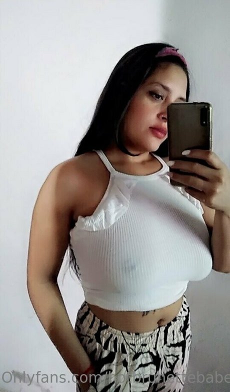 hotbrunettebabe erotic actress photo