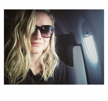 Olivia Taylor Dudley nude model photos