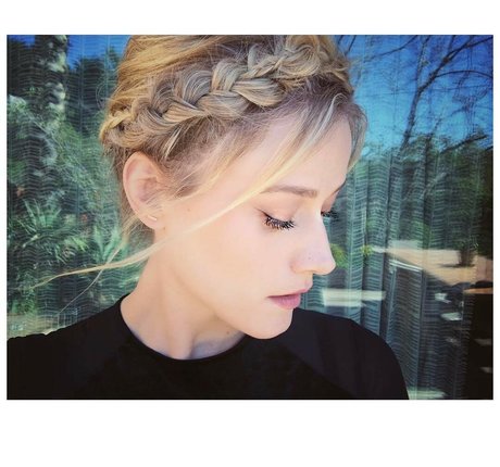 Olivia Taylor Dudley model erotic img