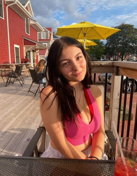 Sarao Sulli star adult archive