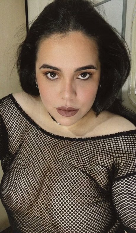 Goddes Nini naked star img