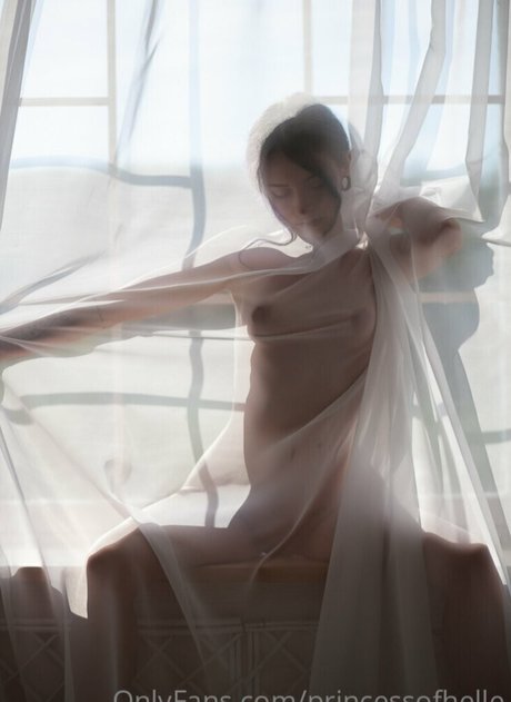 princessofhelle nude model image