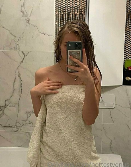 hottestvenus pornstar nude photos