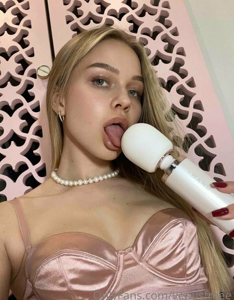 hottestvenus adult actress photo