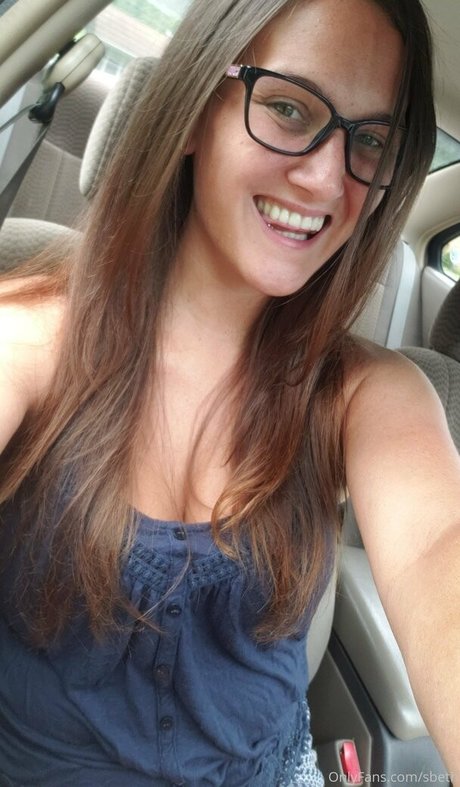 sbeth exclusive model img