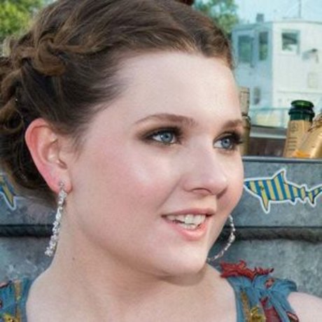 Abigail Breslin erotic model photo