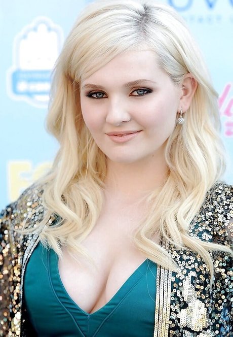 Abigail Breslin porn model picture