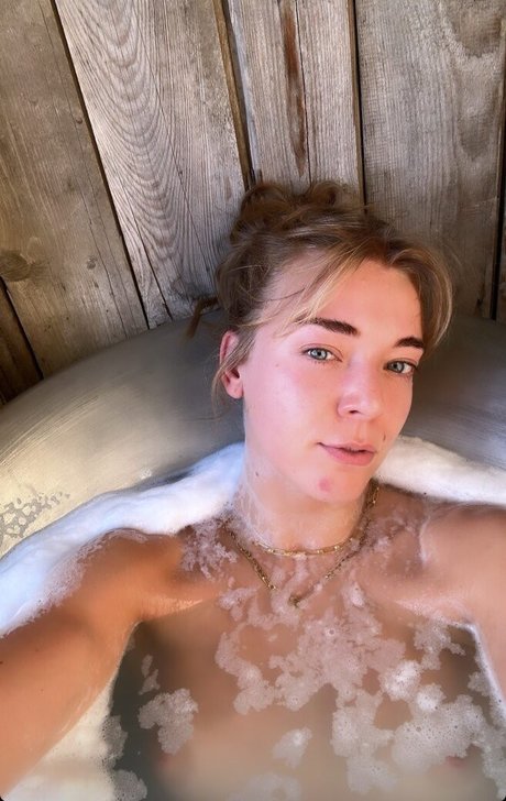 Becky Hill high quality actress pictures