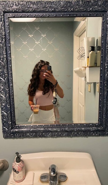 Elena Arenas star naked images