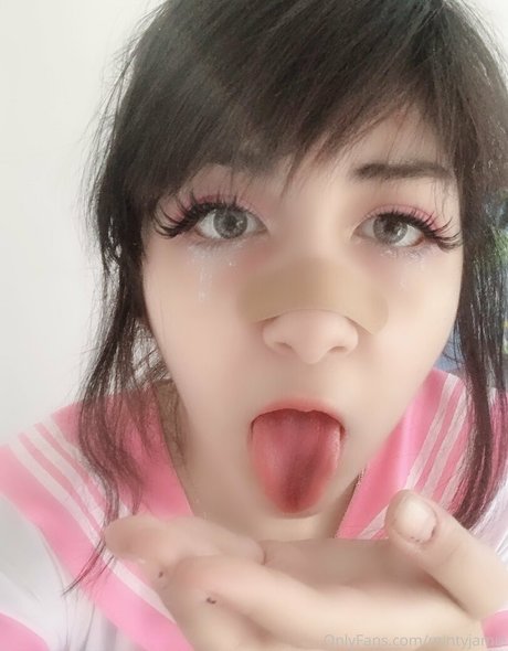 mintyjamie nude model gallery