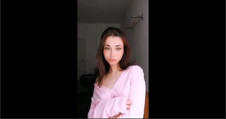 Lucrelisa beautiful pornstar img