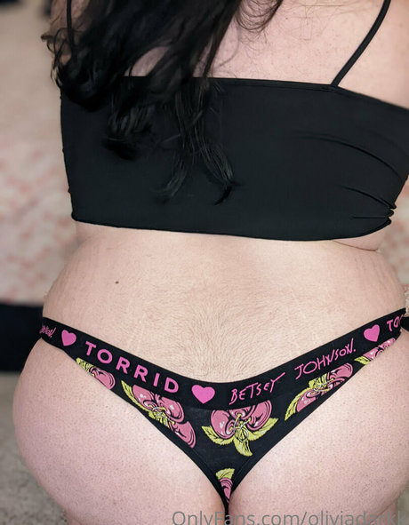 oliviadarkk model exclusive image