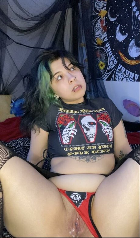 Lyssa Lowe model erotic img