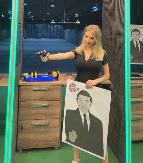 Esvittie pretty actress images