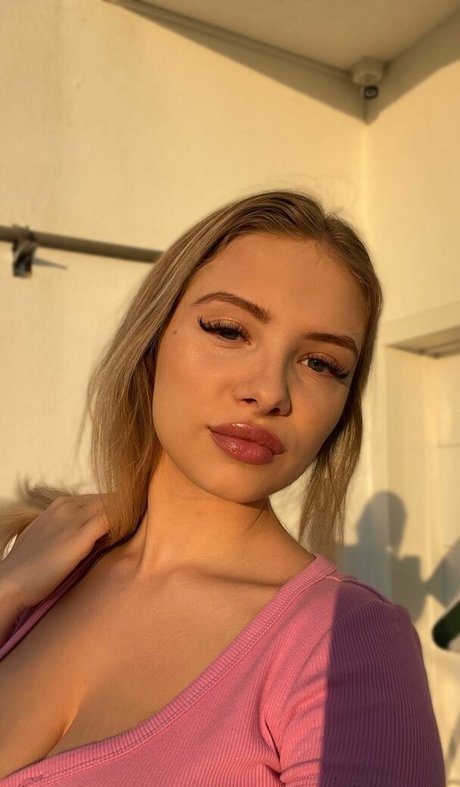 Esvittie high quality model picture