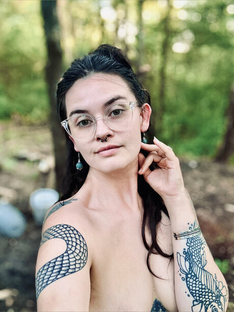 Lady Ezmarelda star pornographic photo