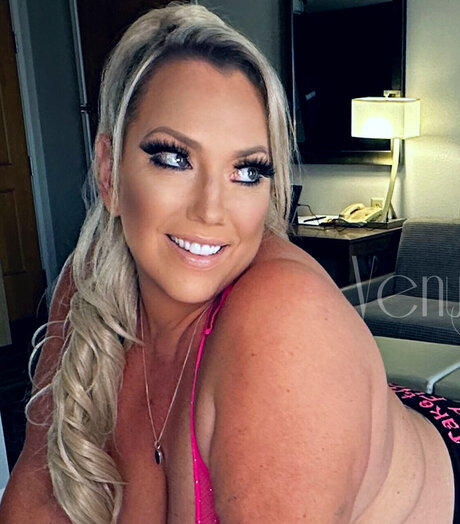 VenusRisingXXX model pretty pictures