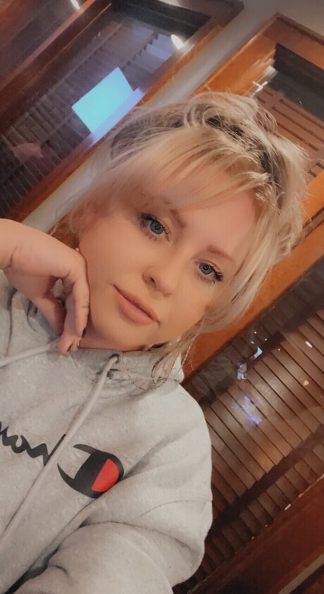 Kate Lee star porn pic