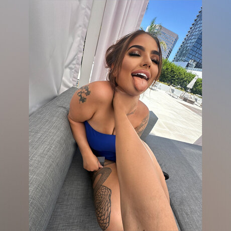 Twinshit model nice images