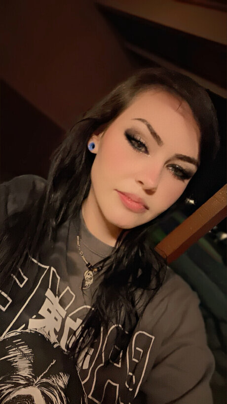 _AltMommy_ star nudes image