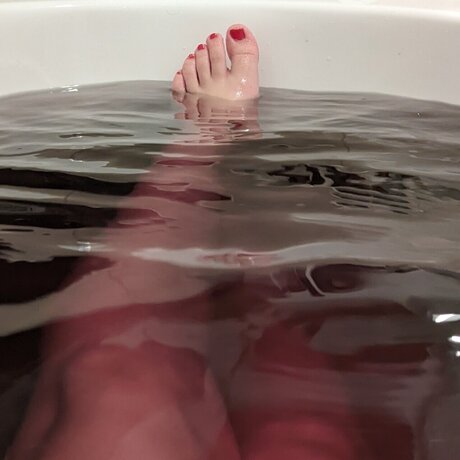 Whiskey porn model pic