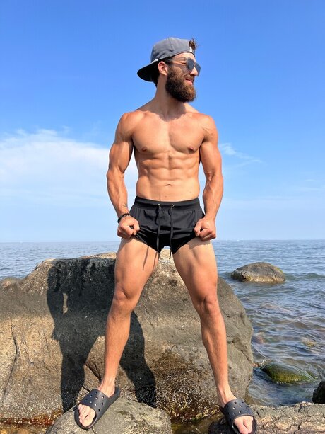 Leo Daddy NEW TO OF_ model top image