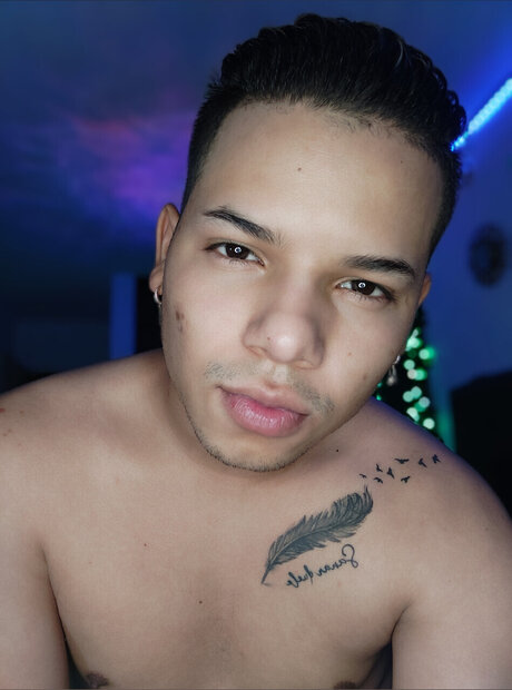 Kingstiven porn model photo