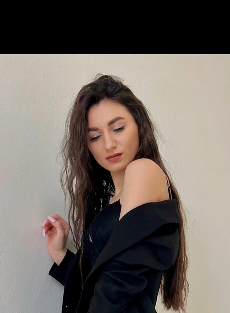 Emilia Evans star archive