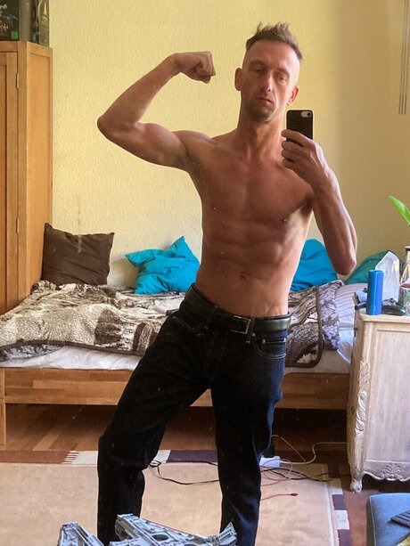 Joe Geek high quality model gallery