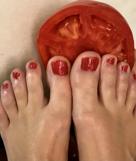 Stinky Feet 24 7 model top pictures