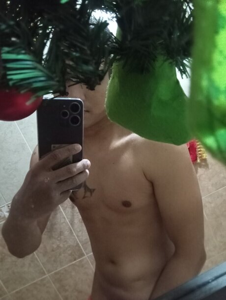 Omayfel exclusive model img