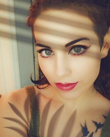 Heidi Jynxx naked actress archive